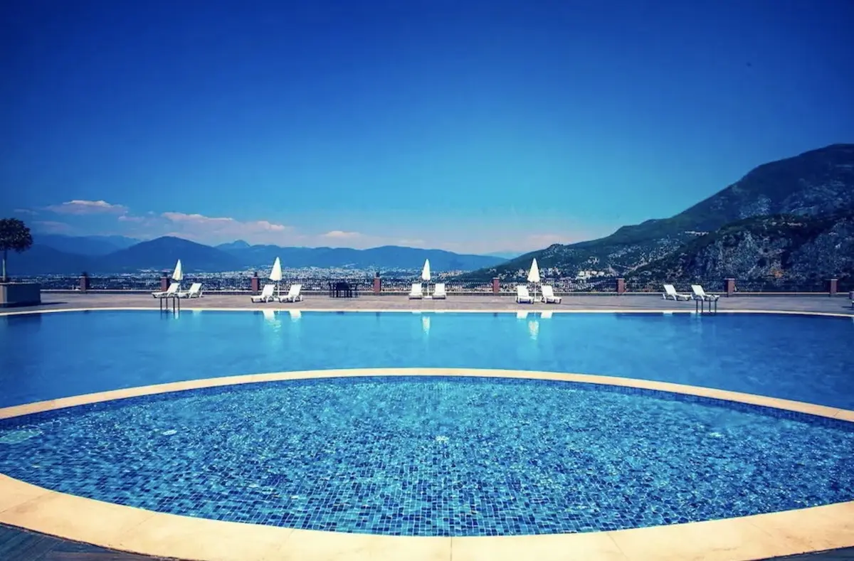 Swimming pool